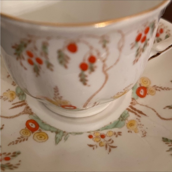 612. VINTAGE BELL BONE CHINA CUP & SAUCER SET - Picture 6 of 6